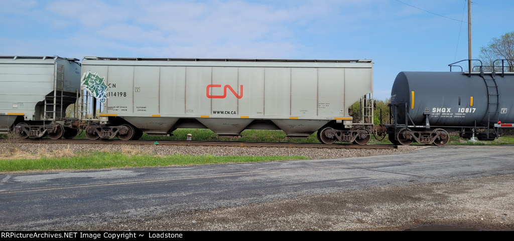 CN 114198